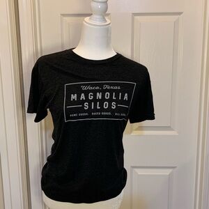 Women’s Magnolia Silos Black T Shirt | XS